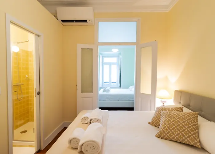 1898 & Pensión Lisboa