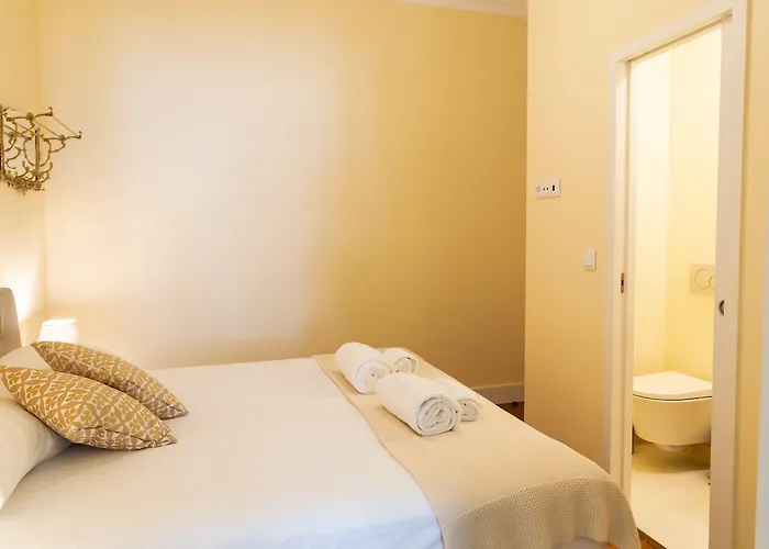 1898 & ゲストハウス リスボン