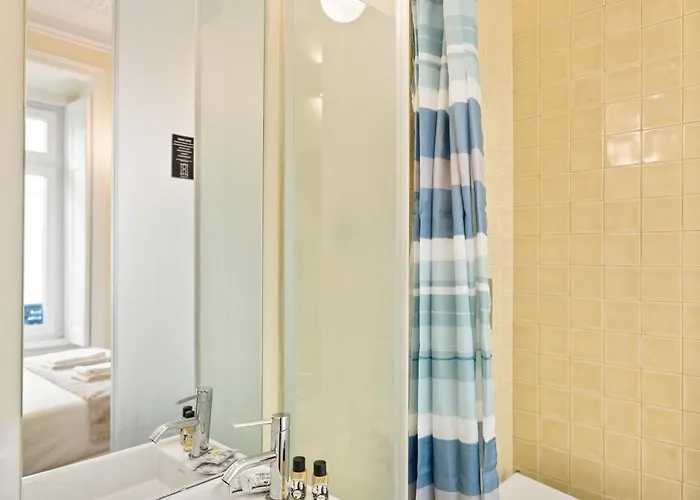 1898 & Pensión Lisboa