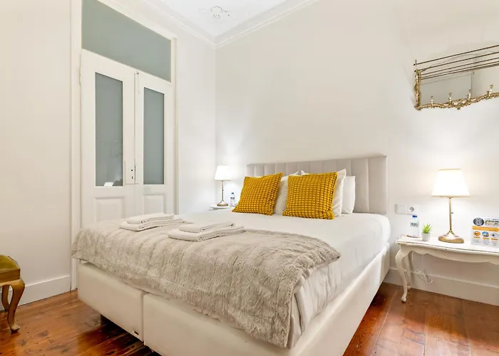 1898 & Pensión Lisboa