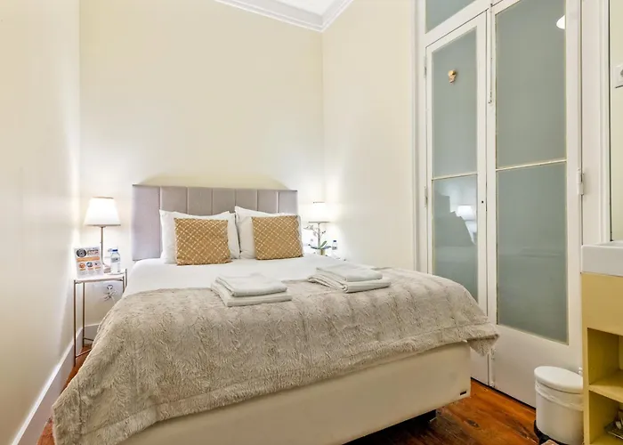 1898 & ゲストハウス リスボン